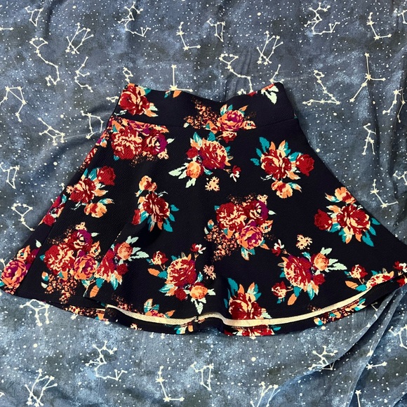 Charlotte Russe Dresses & Skirts - ✨Host Pick!✨ NWOT Charlotte Russe Navy Floral Pattern Skater Skirt